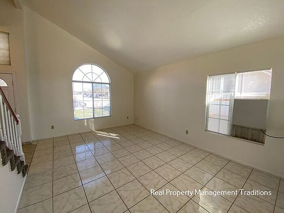 3rd image of 37221 Newbury Pl