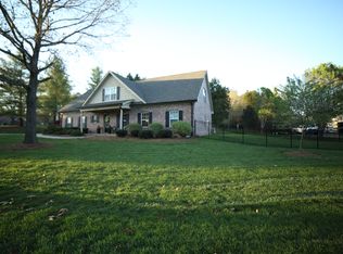 3401 Dixiana Ln, Pfafftown, NC 27040