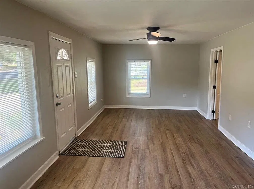 5008 Allen Street - 1 — Photo 2