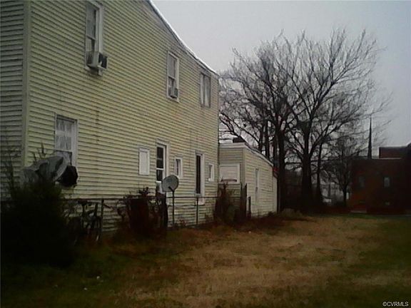 3rd image of 2800 Q St