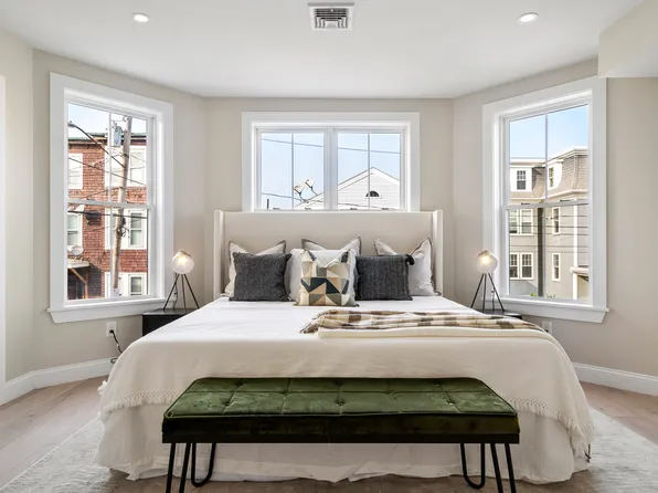 211 E Eagle St #5, Boston, MA 02128