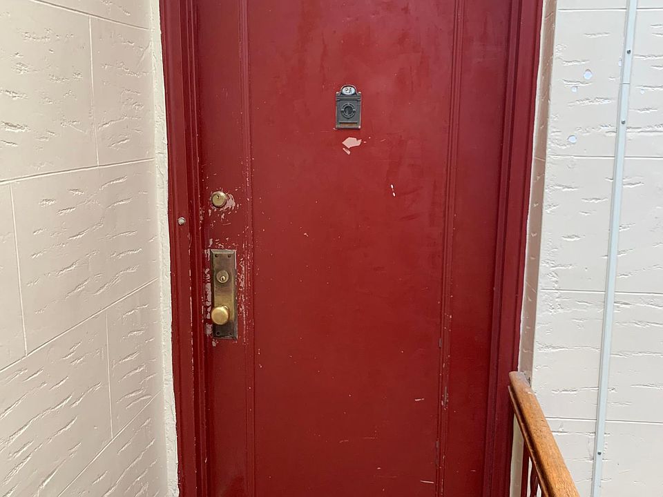 1st image of 2528 Colden Ave #2