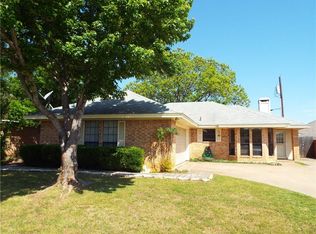 404 Odell St, Cleburne, TX 76033