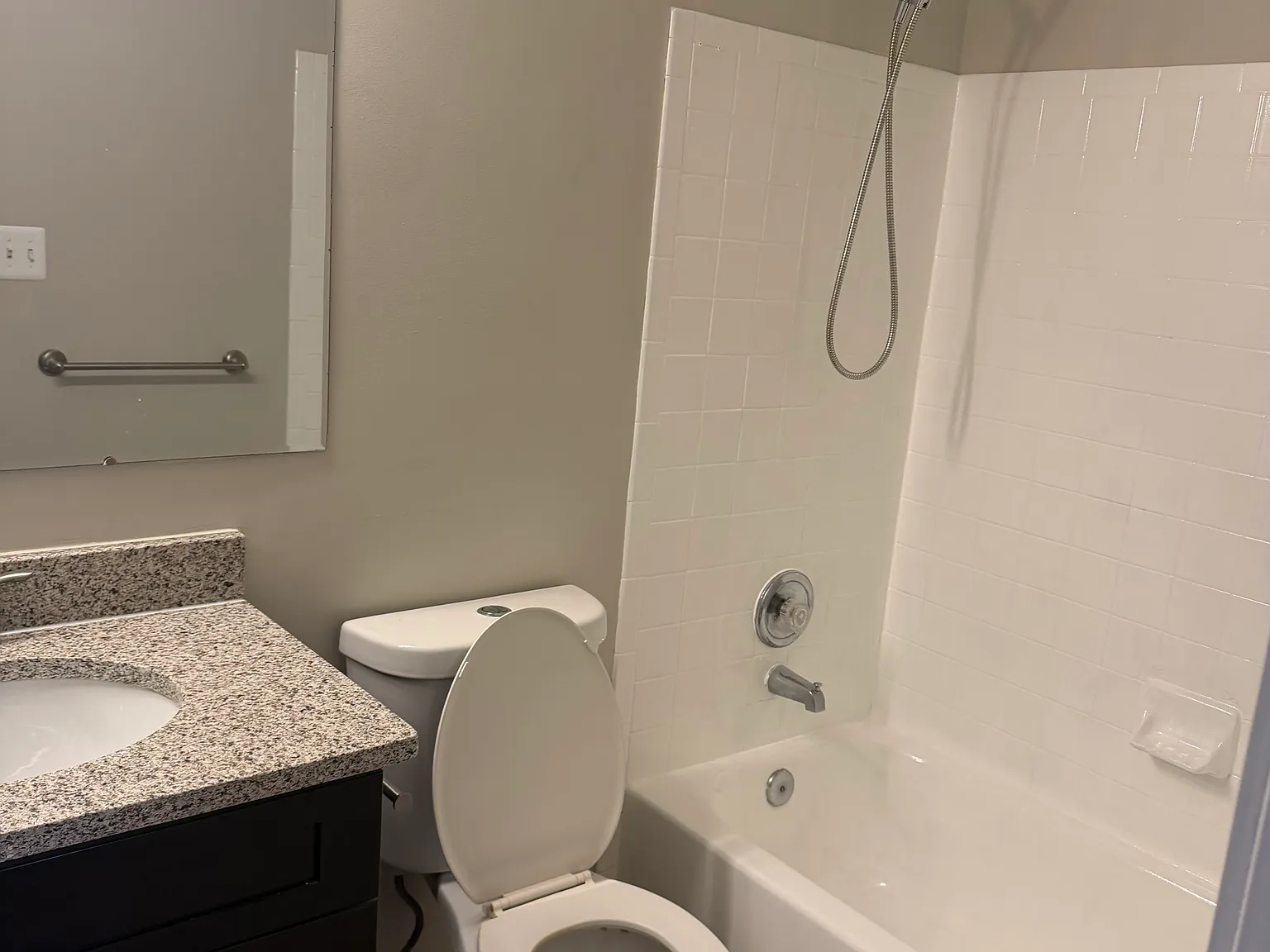 4 bed, 1332 sqft, $3,200 — Photo 4