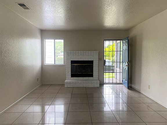 4th image of 1312 Loughborough Dr #1312