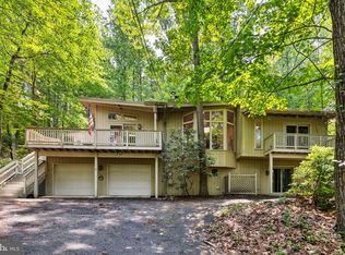 100 Pugh Rd, Strafford, PA 19087