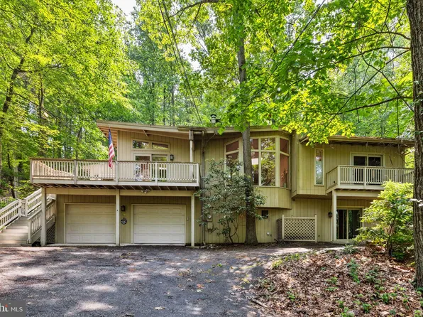 100 Pugh Rd, Strafford, PA 19087