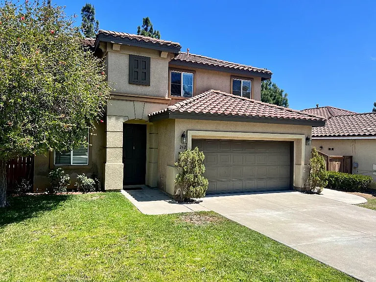 262 Glendale Ave — Photo 1
