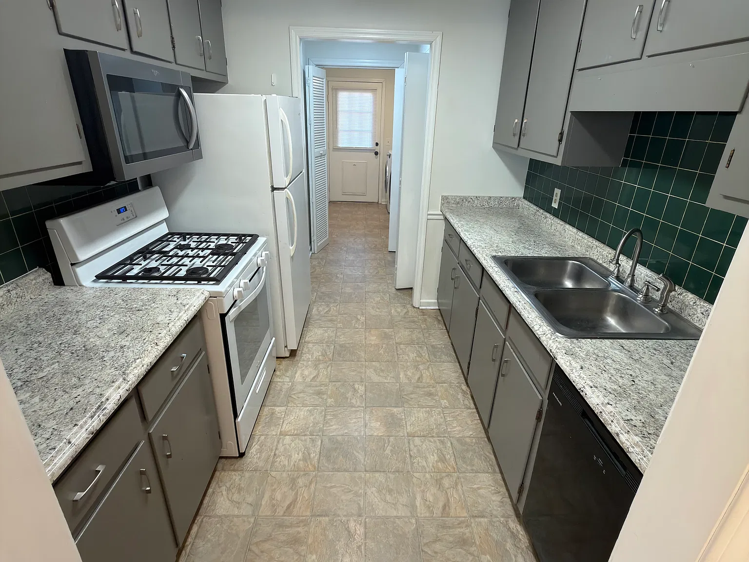 2 bed, 1.5 bath, 1000 sqft, $1,450 — Photo 4