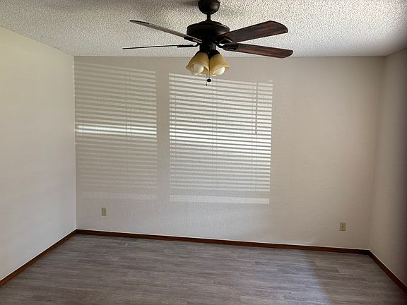 3rd image of 1703 Lancaster Cir