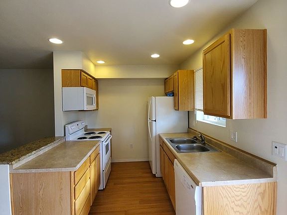 2nd image of 8350 Lake St APT C