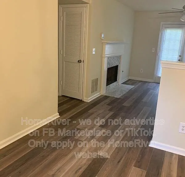 2360 Wellington Cir — Photo 3