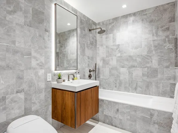 250 East 25th Street image 13 of 28