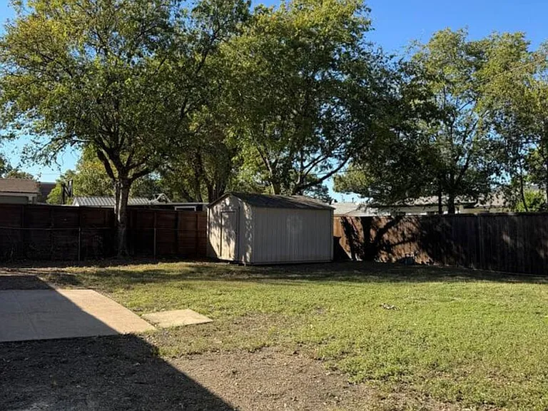 Topaz Ln — Photo 33