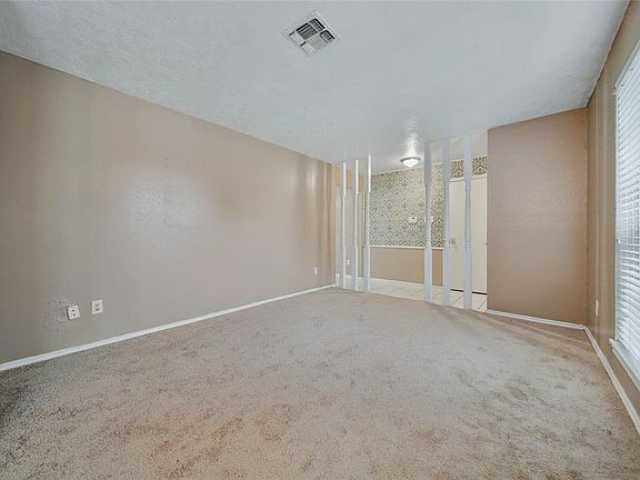 4th image of 6803 Jadwin Ct