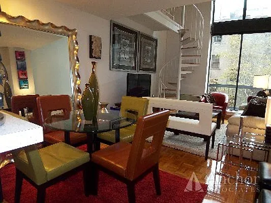 Rented by Anchor Associates | media 41