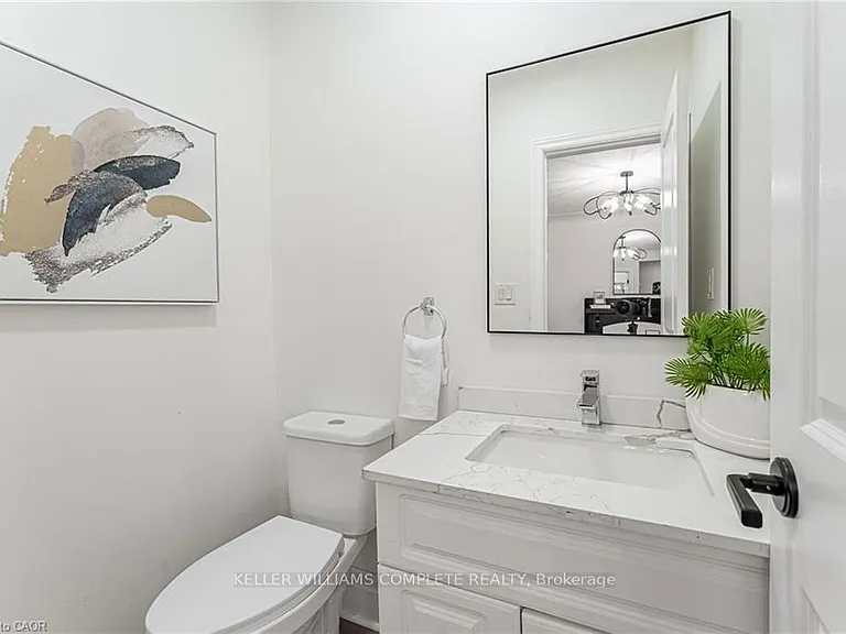 15 Barnesdale Ave N #1 — Photo 7
