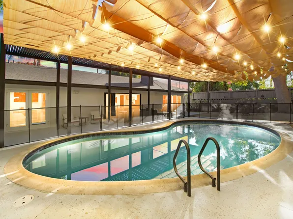 23209 Bigler St, Woodland Hills, CA 91364