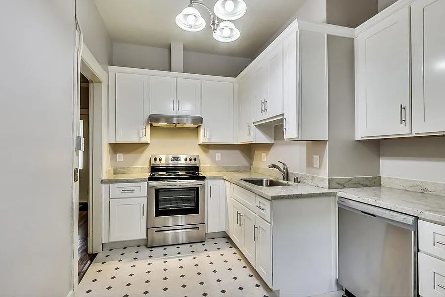2 Bedroom + Bonus Room/Office in Downtown Palo Alto! — Photo 2