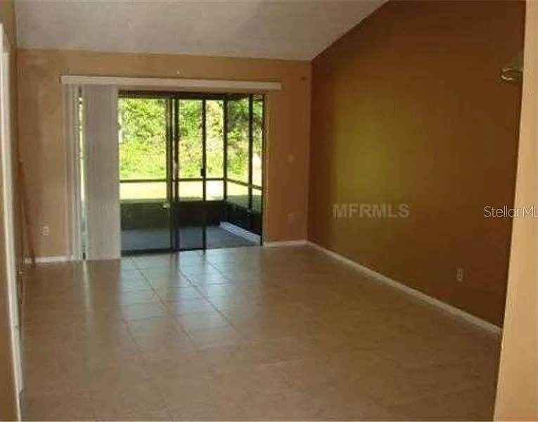 1 bed, 1.0 bath, 703 sqft, $1,300 — Photo 2
