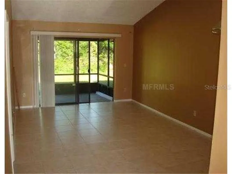 Building Photo - 104 Creekside Way