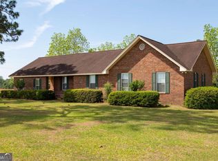 68 Smart Rd, Baxley, GA 31513