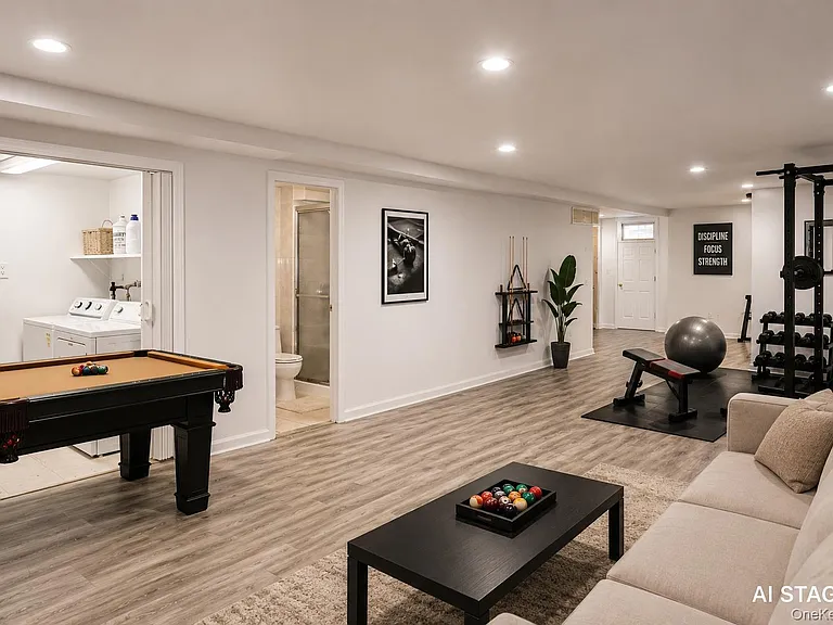 121 Manhasset Ave — Photo 33