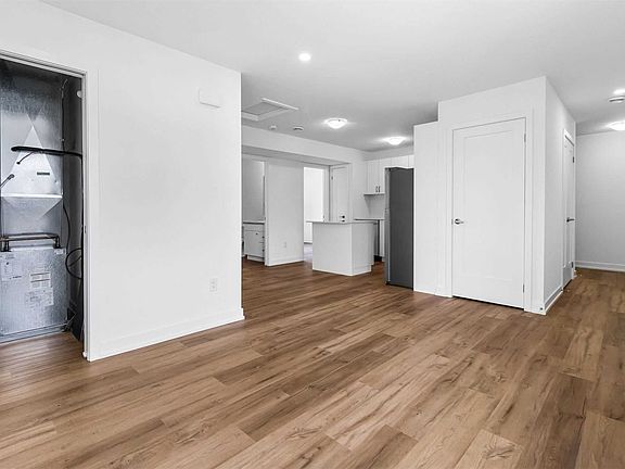 3rd image of 4263 4th Ave #432