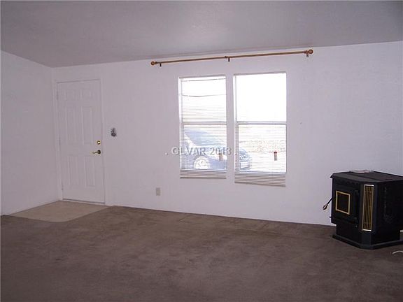 3rd image of 5261 N Genoa Ave