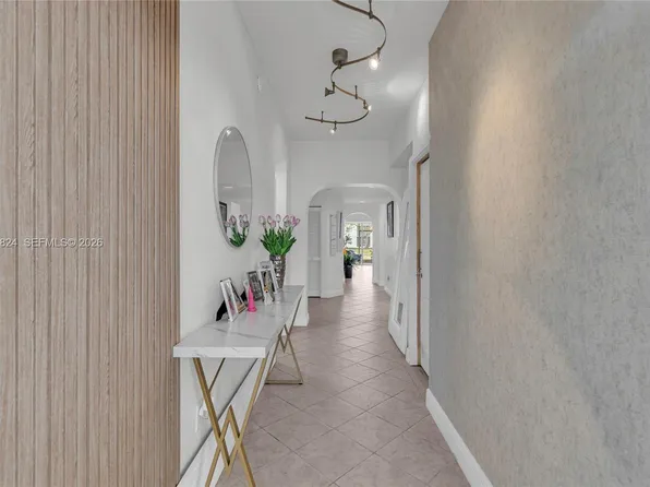 10710 NW 66th St APT 104, Doral, FL 33178