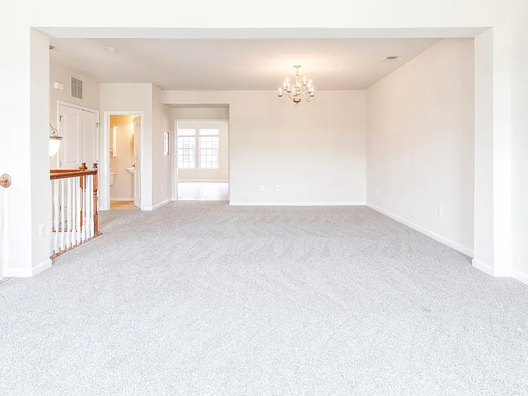 365 Chessington Dr — Photo 4