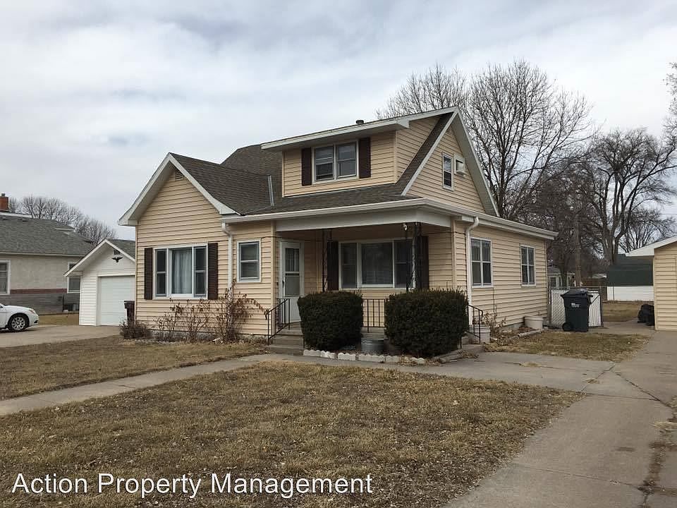 1st image of 306 W 11th St