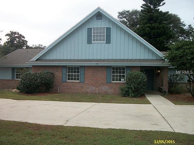 1st image of 216 Fairway Dr