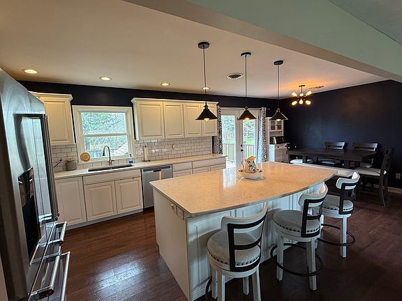 2nd image of 593 Fisher Dr