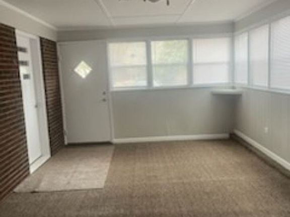 5th image of 301 Abbott Dr