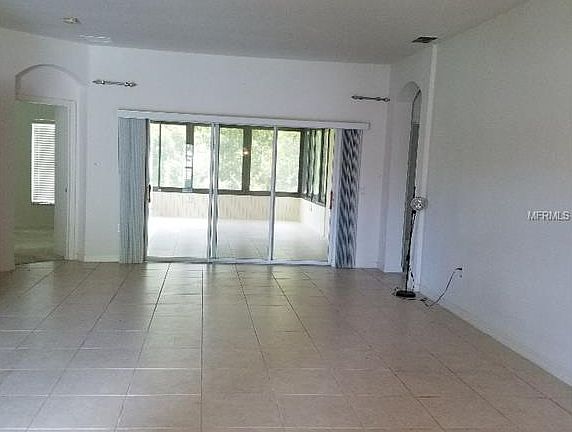 5th image of 525 Barcelona Dr
