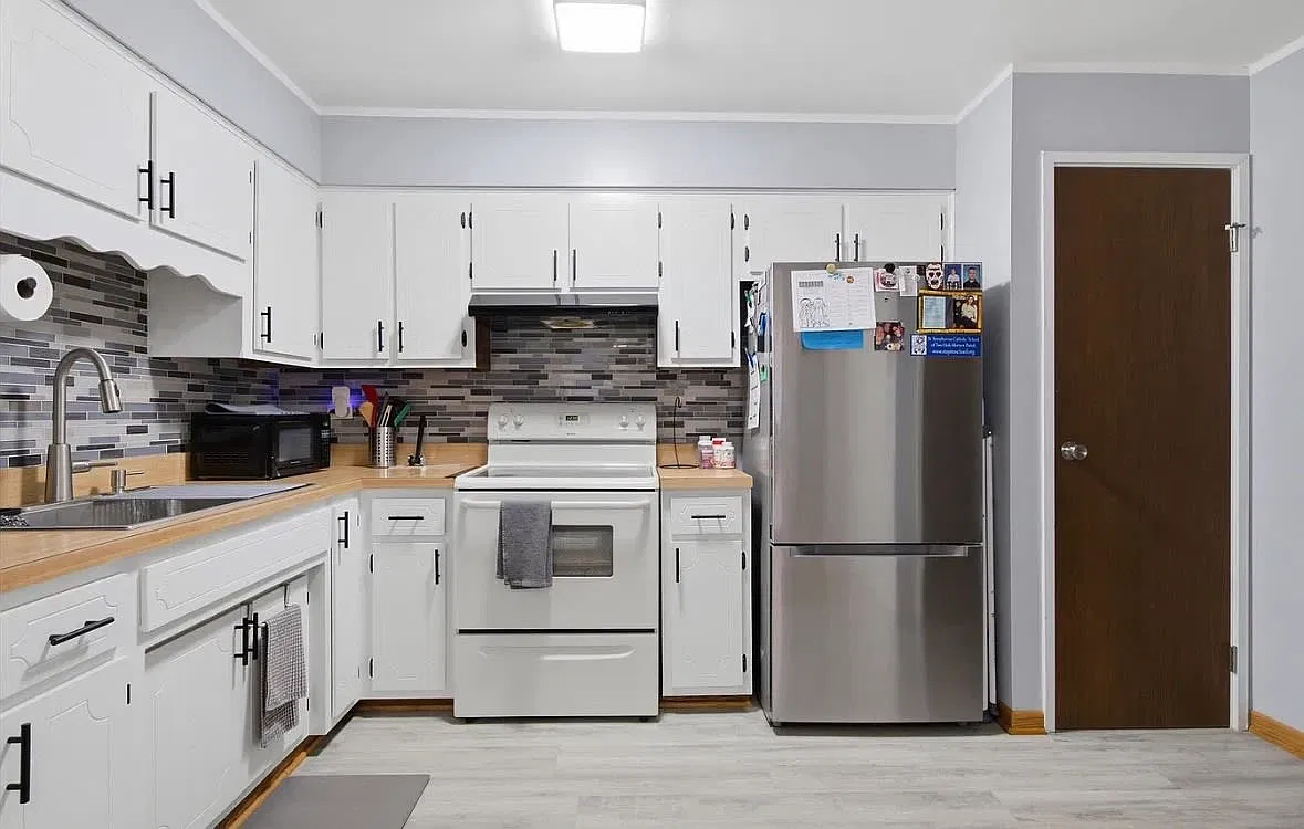 2 bed, $1,600 — Photo 2