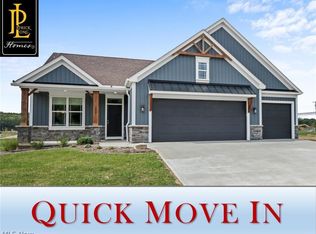 509 Meadowcreek Cir NE #11, Hartville, OH