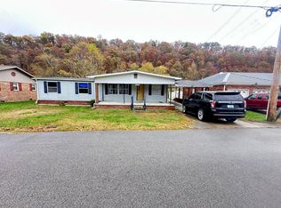 209 Wallen Dr, Van Lear, KY 41265