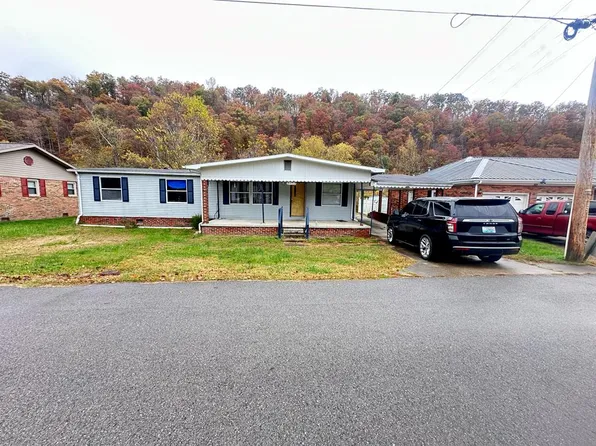 209 Wallen Dr, Van Lear, KY 41265