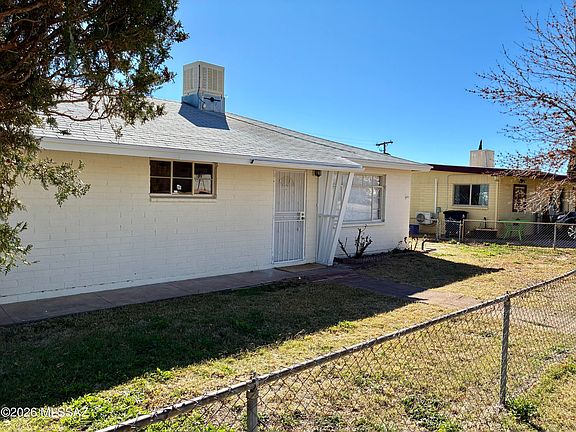 2nd image of 105 Dorothy Dr