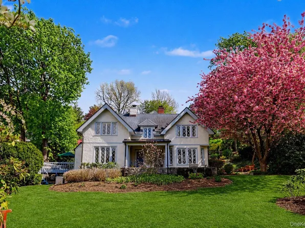 7 Avon Road, Bronxville, NY 10708