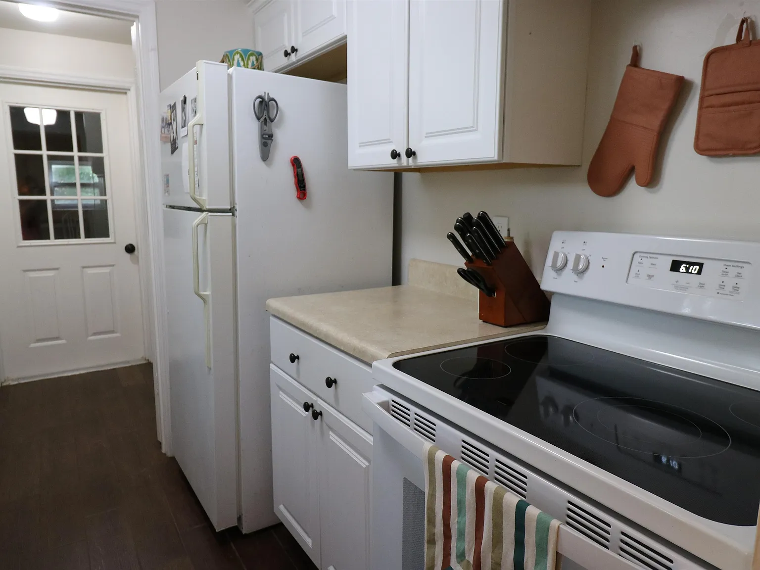 2 bed, 1025 sqft, $1,850 — Photo 3