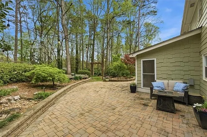 1386 Churchill Way — Photo 35