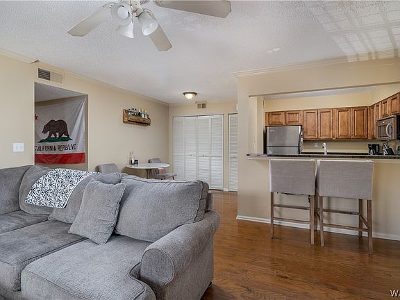 5th image of 120 15th St E APT 916