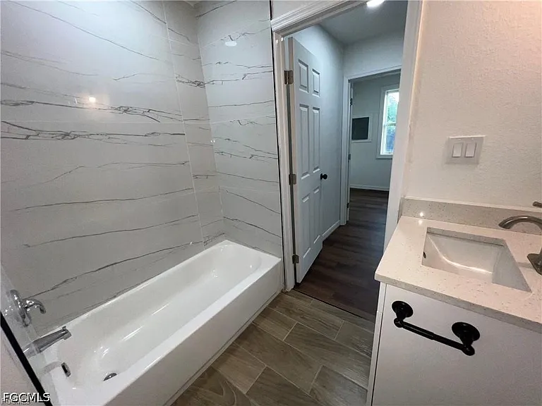 1270 Allen St #B — Photo 8