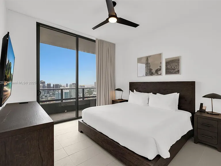 601 NE 1st Avenue 4814 #LPH — Photo 18