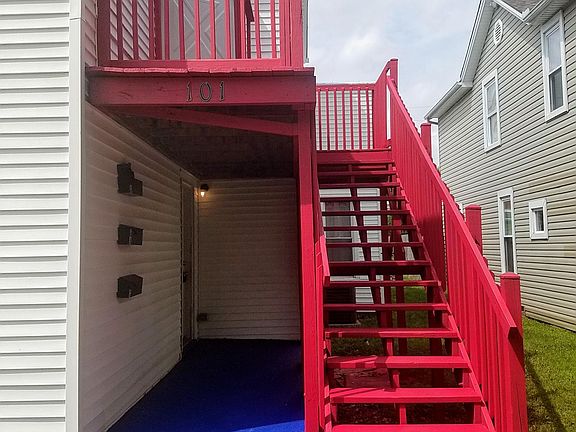 3rd image of 101 Fairground Ave APT C