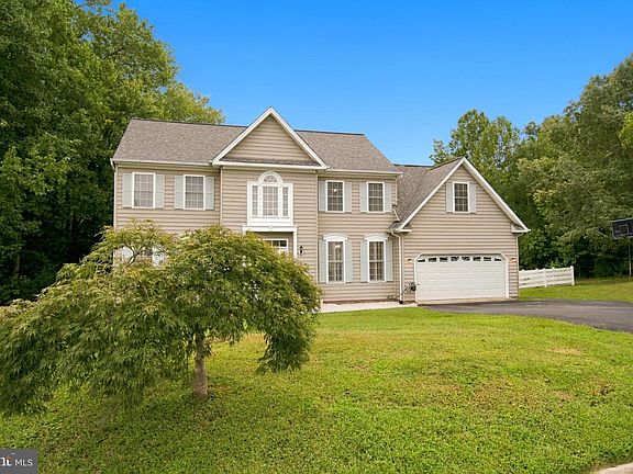 3rd image of 24 Pebble Pl
