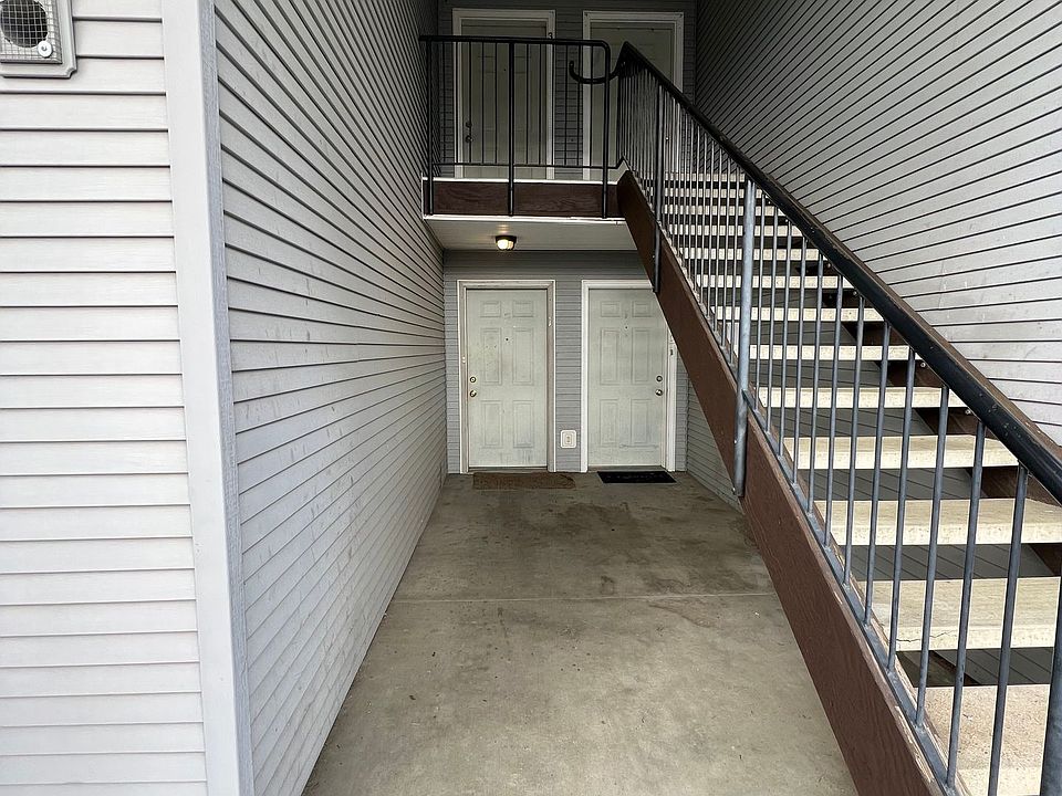 1st image of 122 W South Ave #2